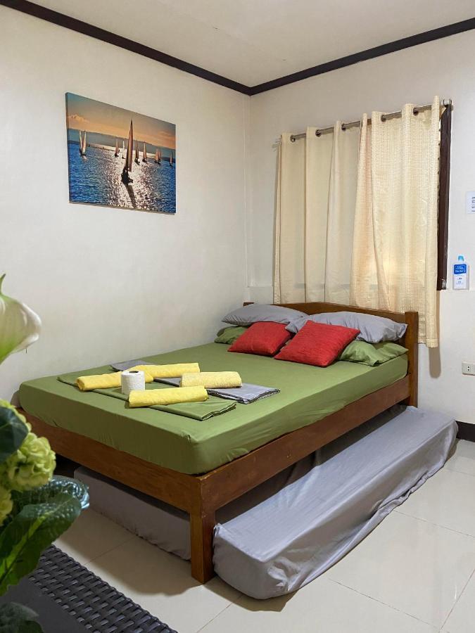 פנגלאו Alona Bohol Backpackers Hostel חדר תמונה